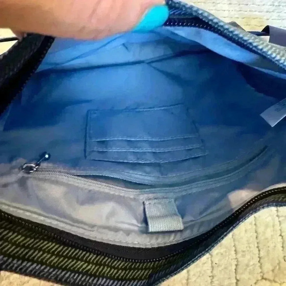 Baggillini crossbody like new condition - Picture 5 of 8